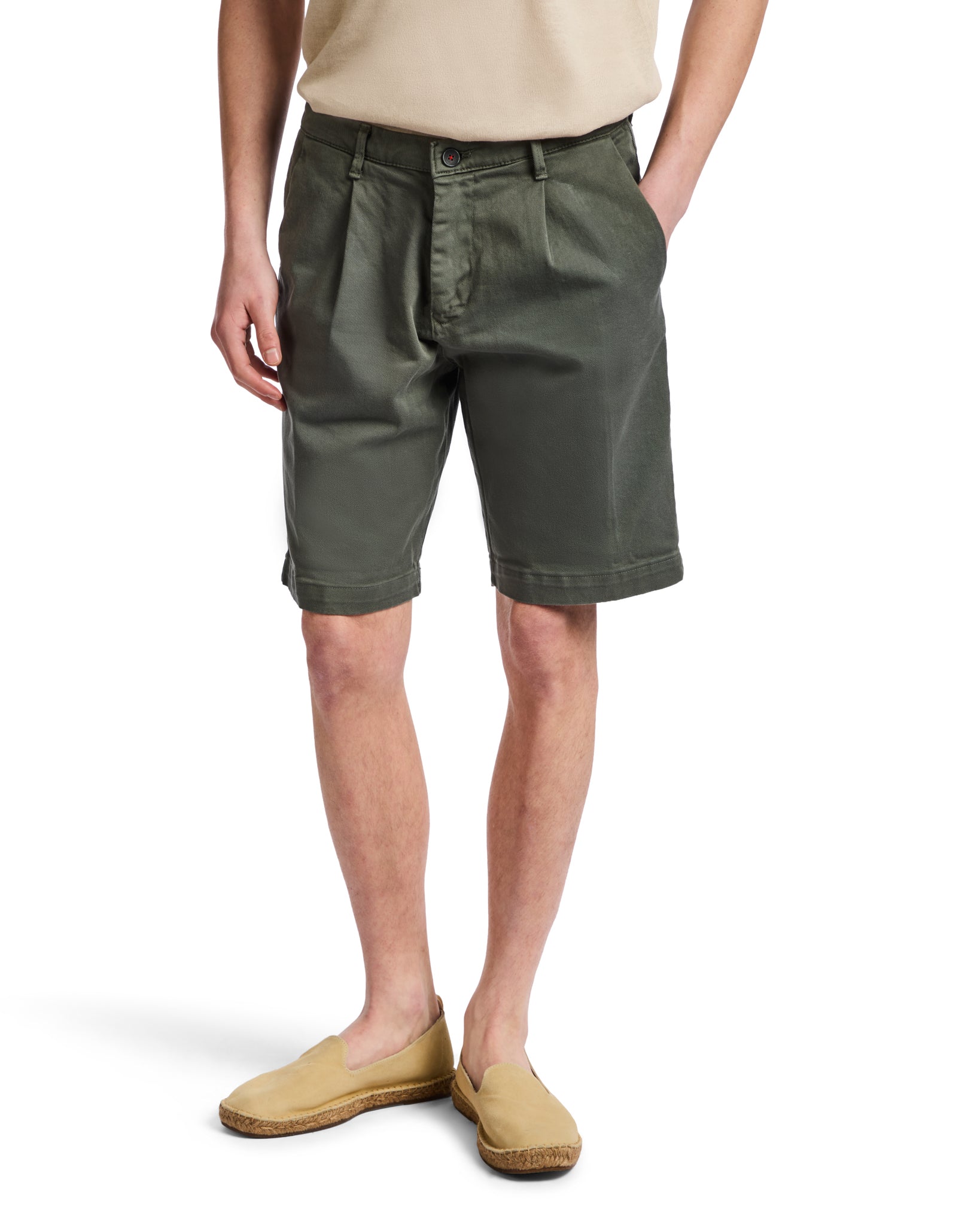 Bermuda Easton militar con pinzas