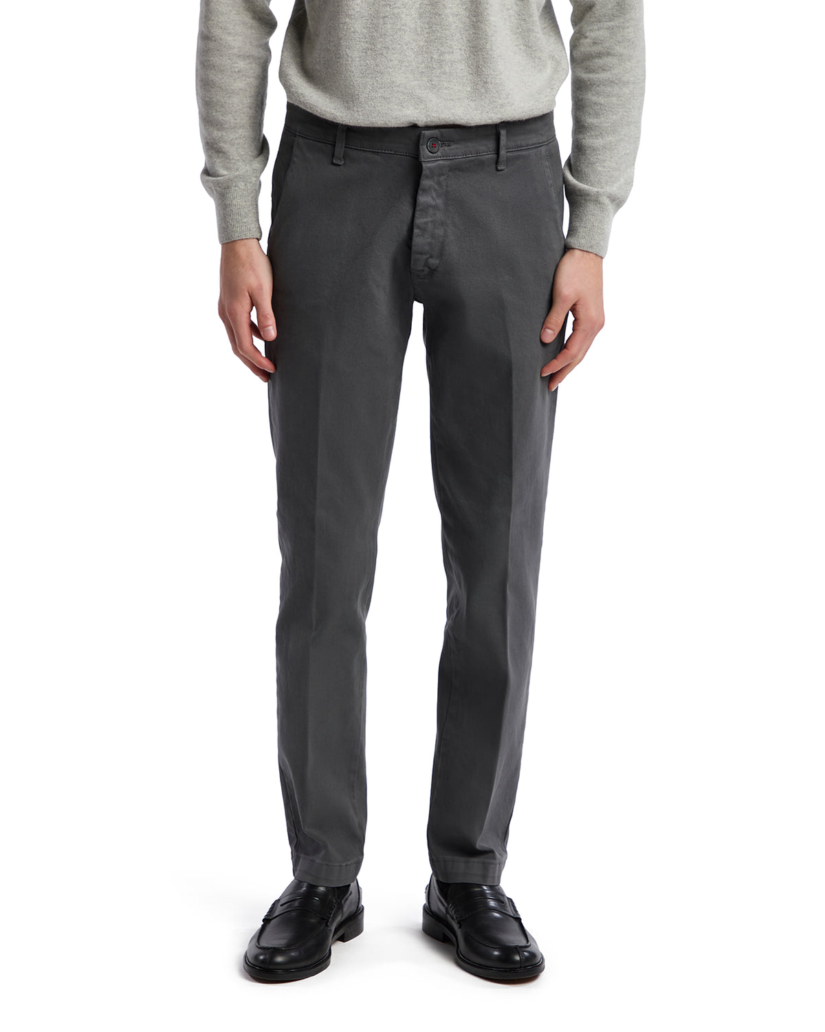 Men's slim-fit gray cotton chinos with a smooth finish, perfect for casual or business-casual wear.