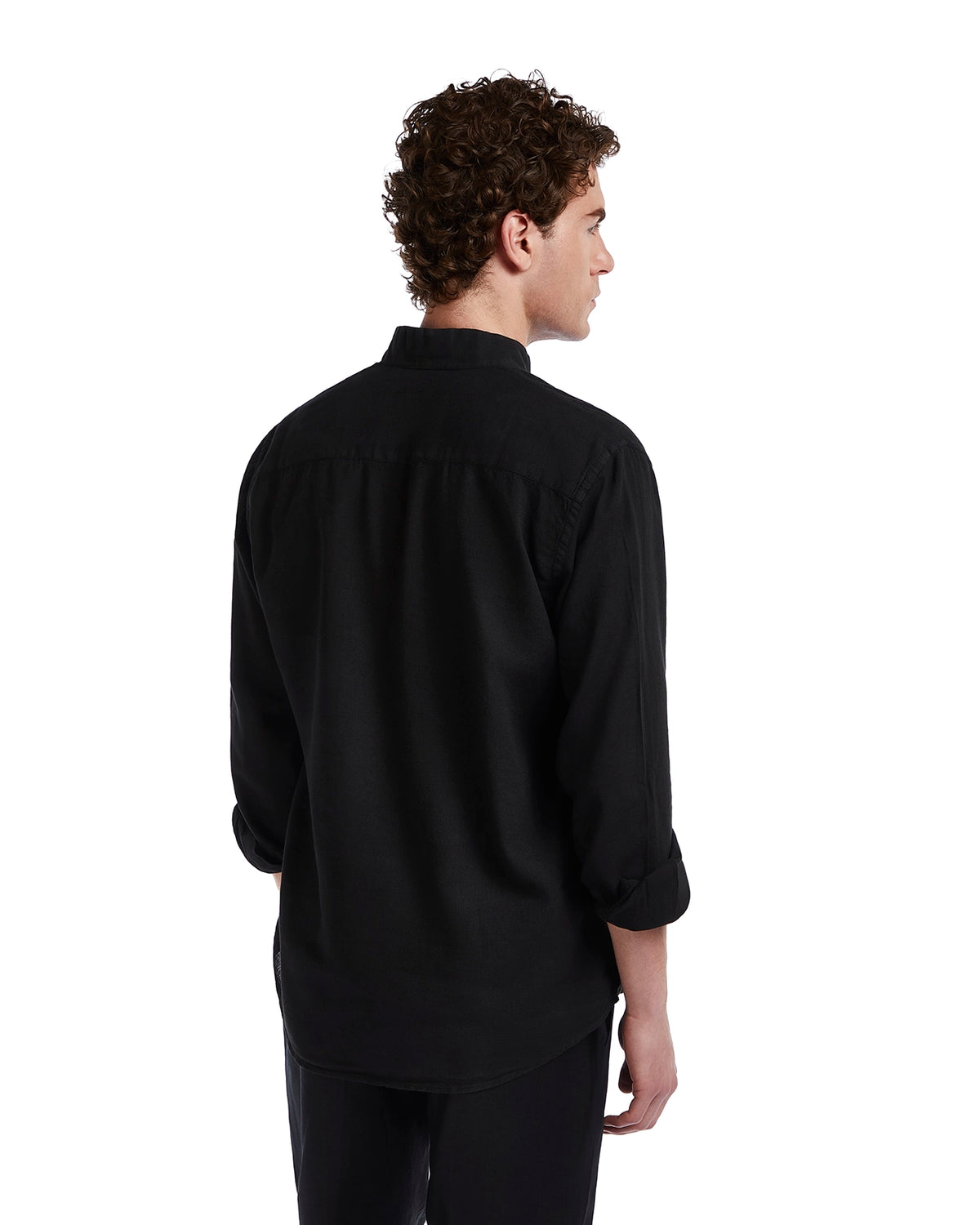 Men's black long-sleeve button-up shirt in cotton, featuring a classic back yoke and rolled cuffs.
