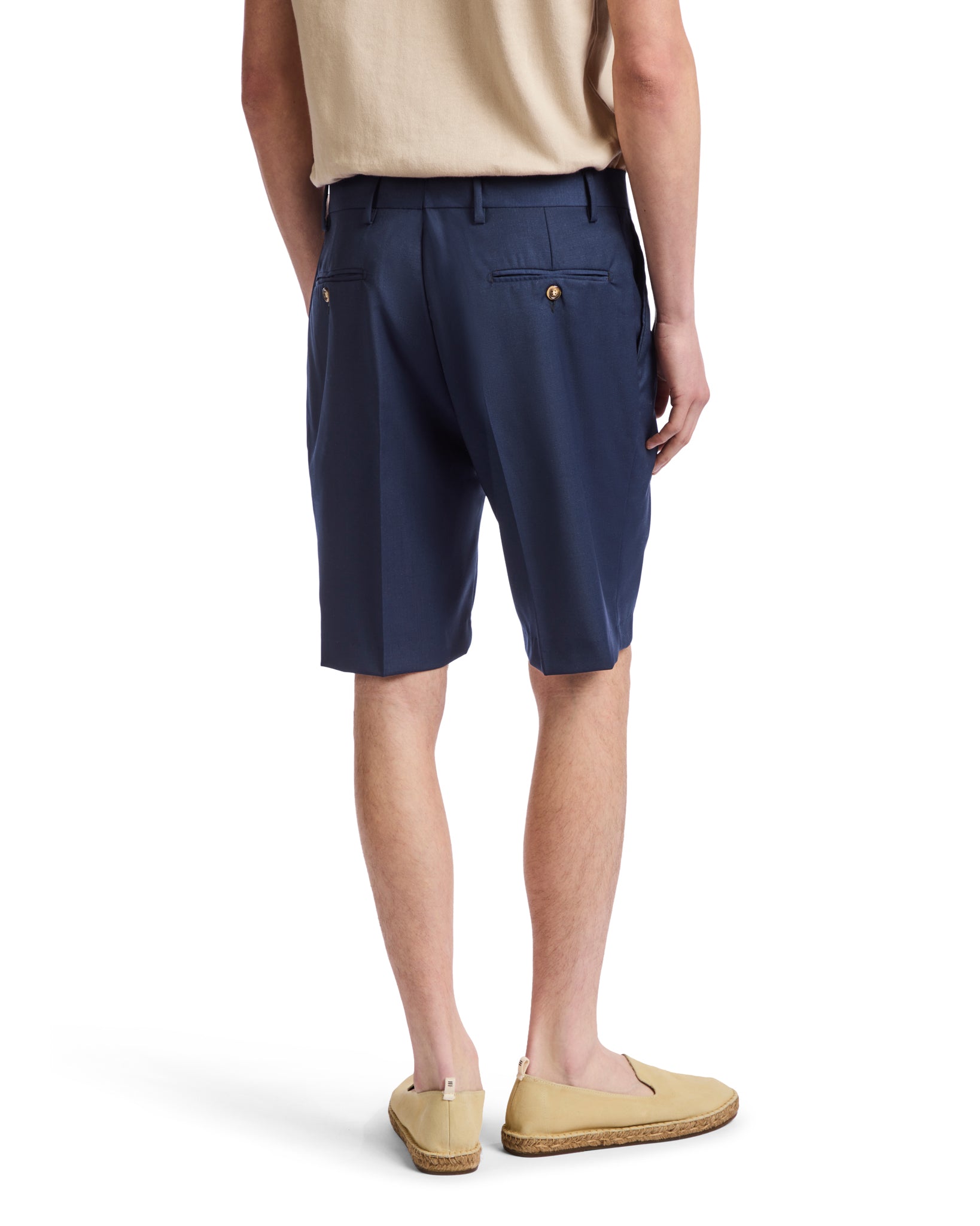Colton high-waisted Bermuda shorts with pleats in blue
