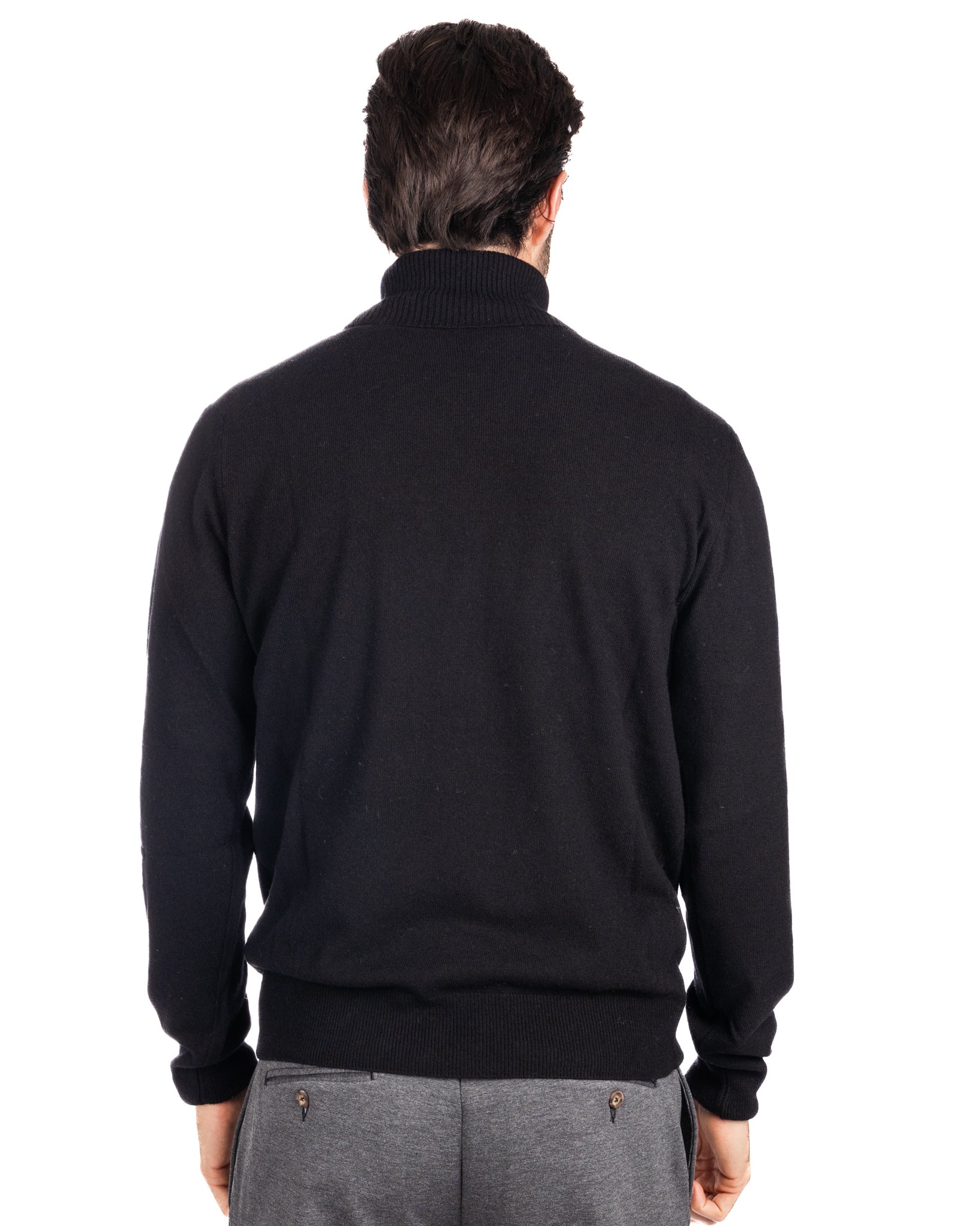 Lee black cashmere blend turtleneck