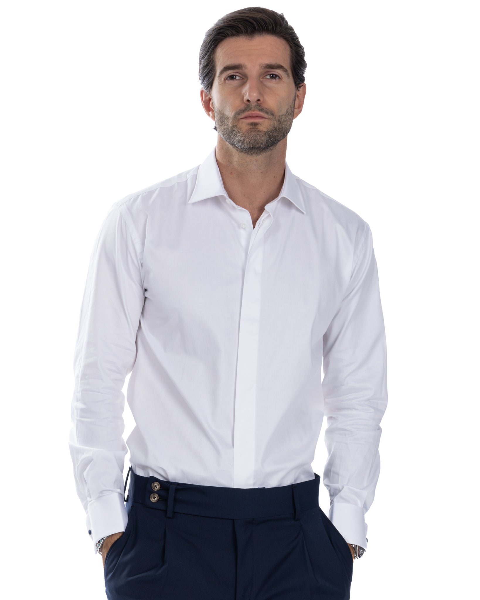 Camisa blanca de algodón con gemelos