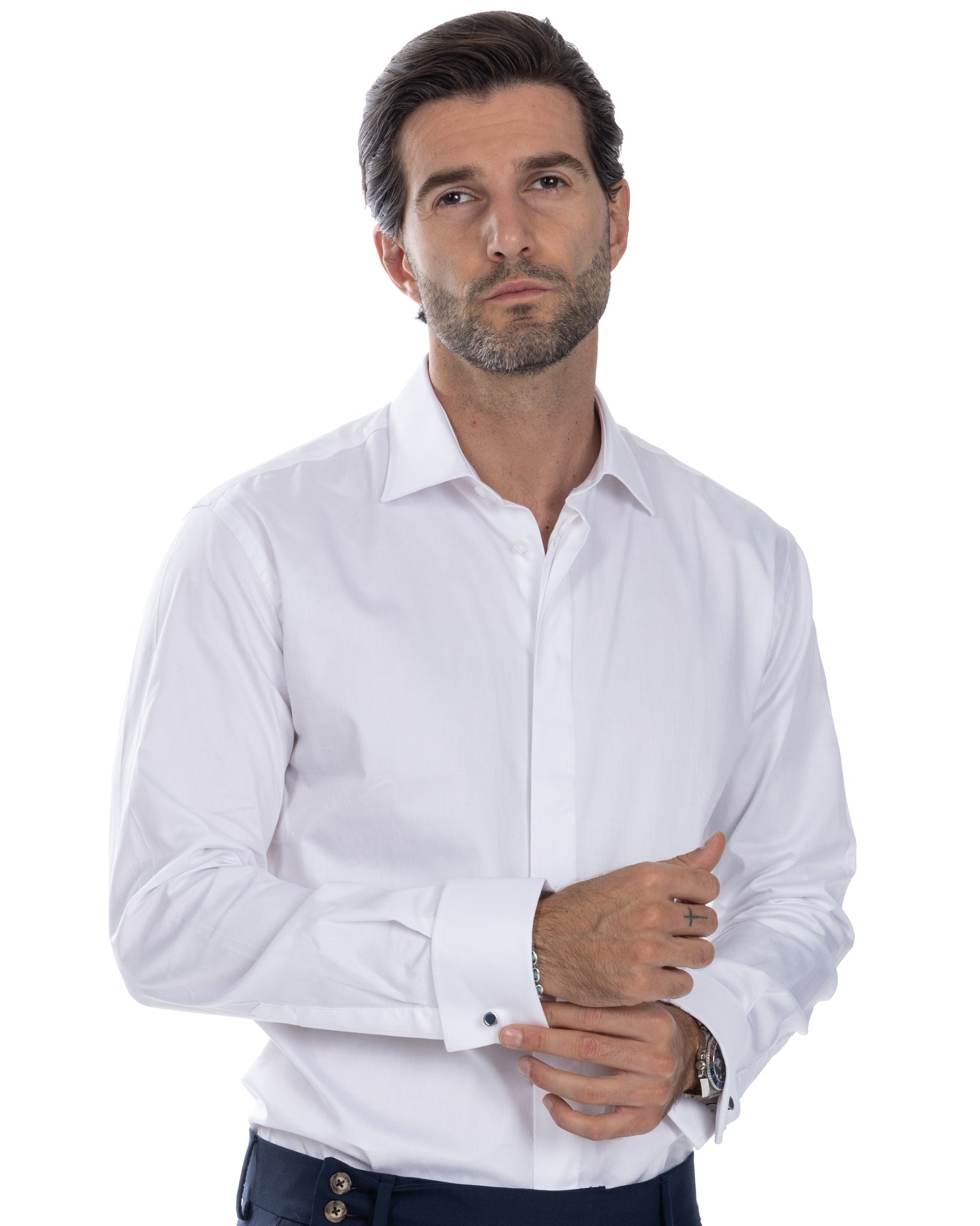 Camisa blanca de algodón con gemelos