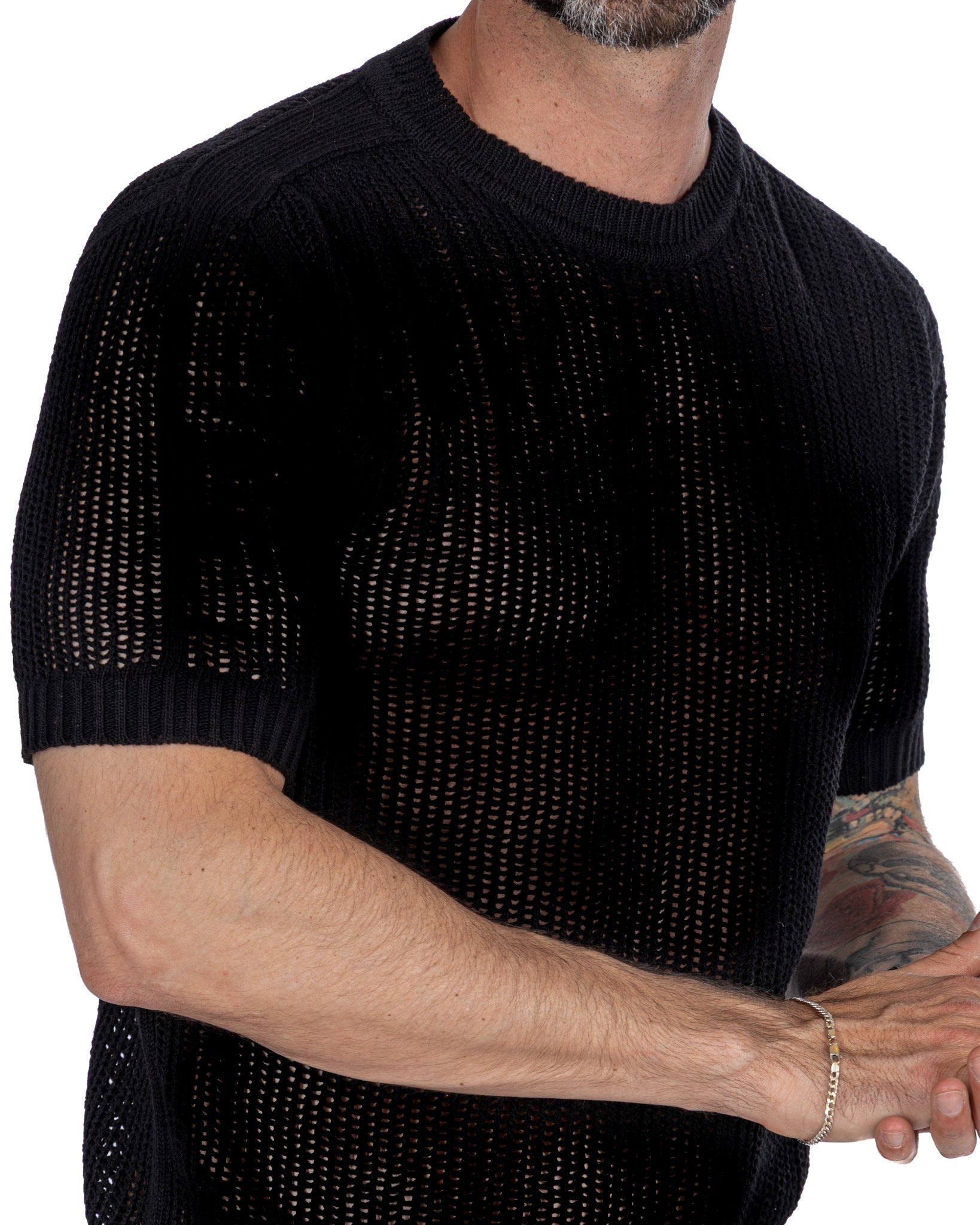Grigor - camiseta oversize perforada negra