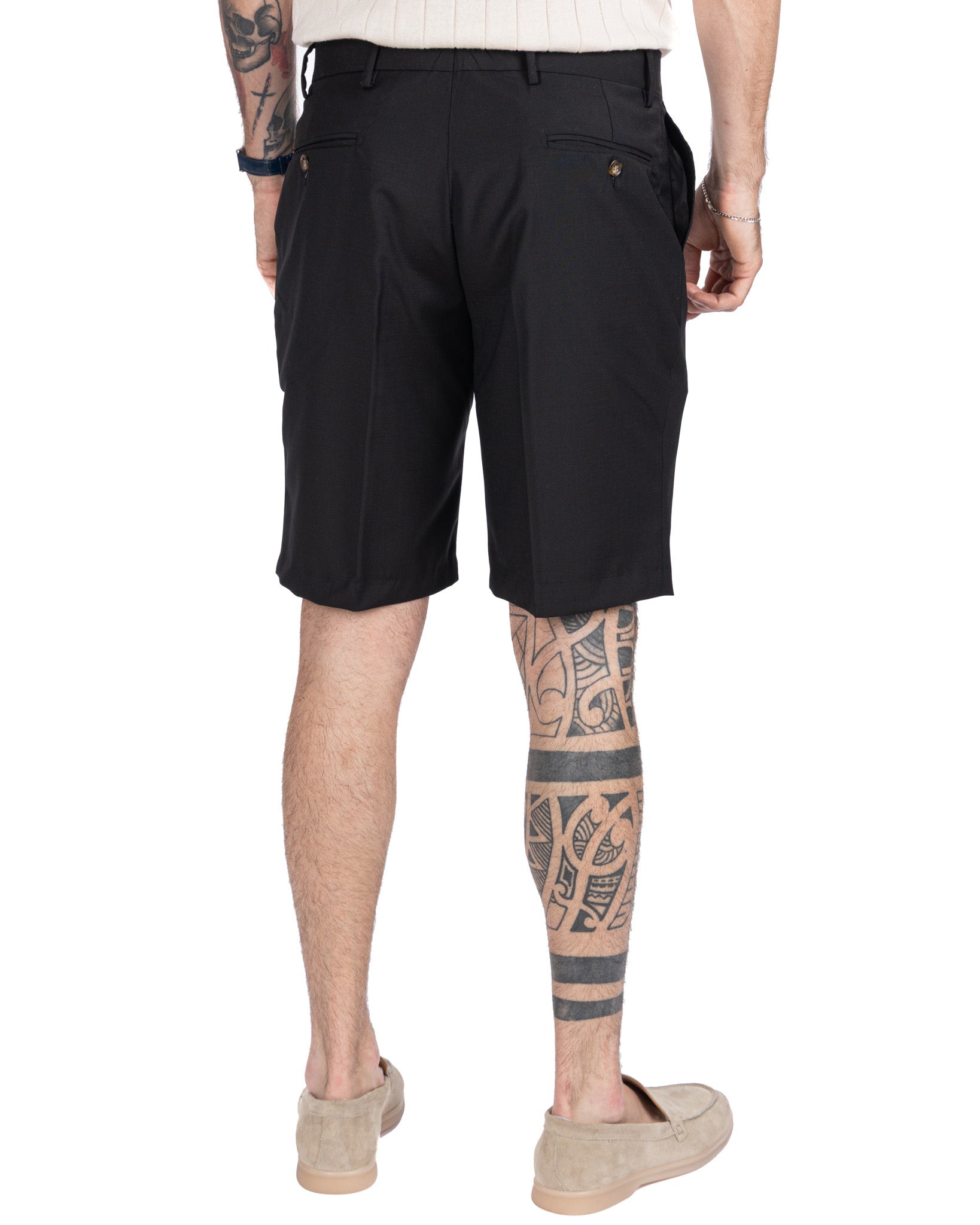 High-waisted Colton Bermuda shorts with pleats, black