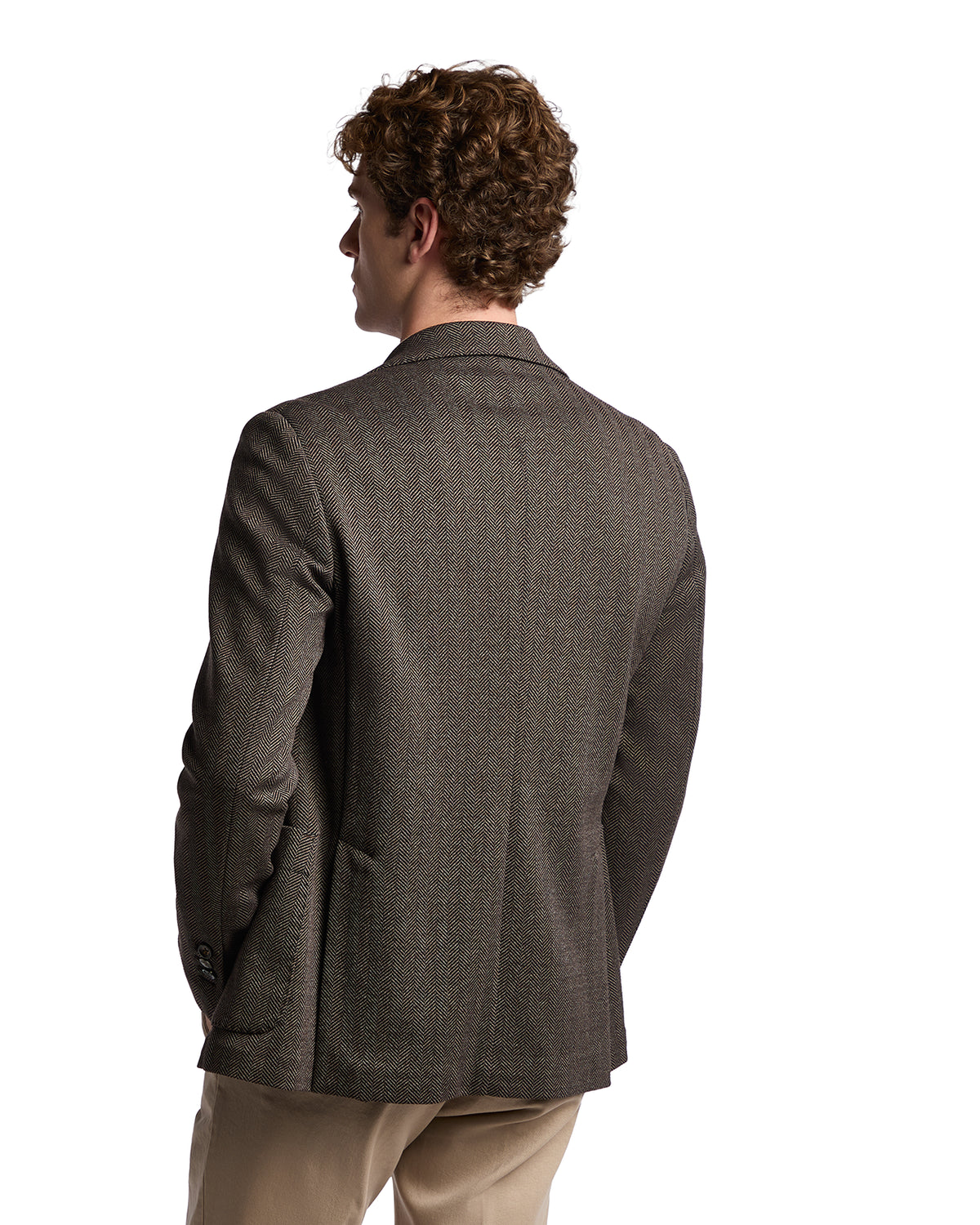 Men's brown houndstooth blazer made of premium wool, perfect for formal occasions and smart-casual wear.