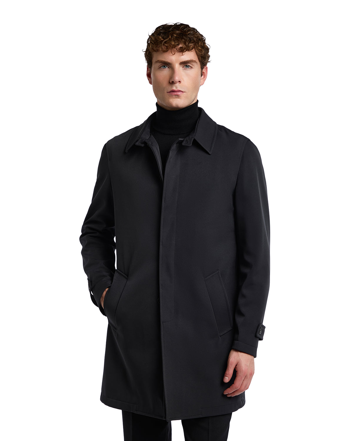 Men's black trench coat, made of smooth fabric, featuring a classic collar and side pockets for a stylish look.
